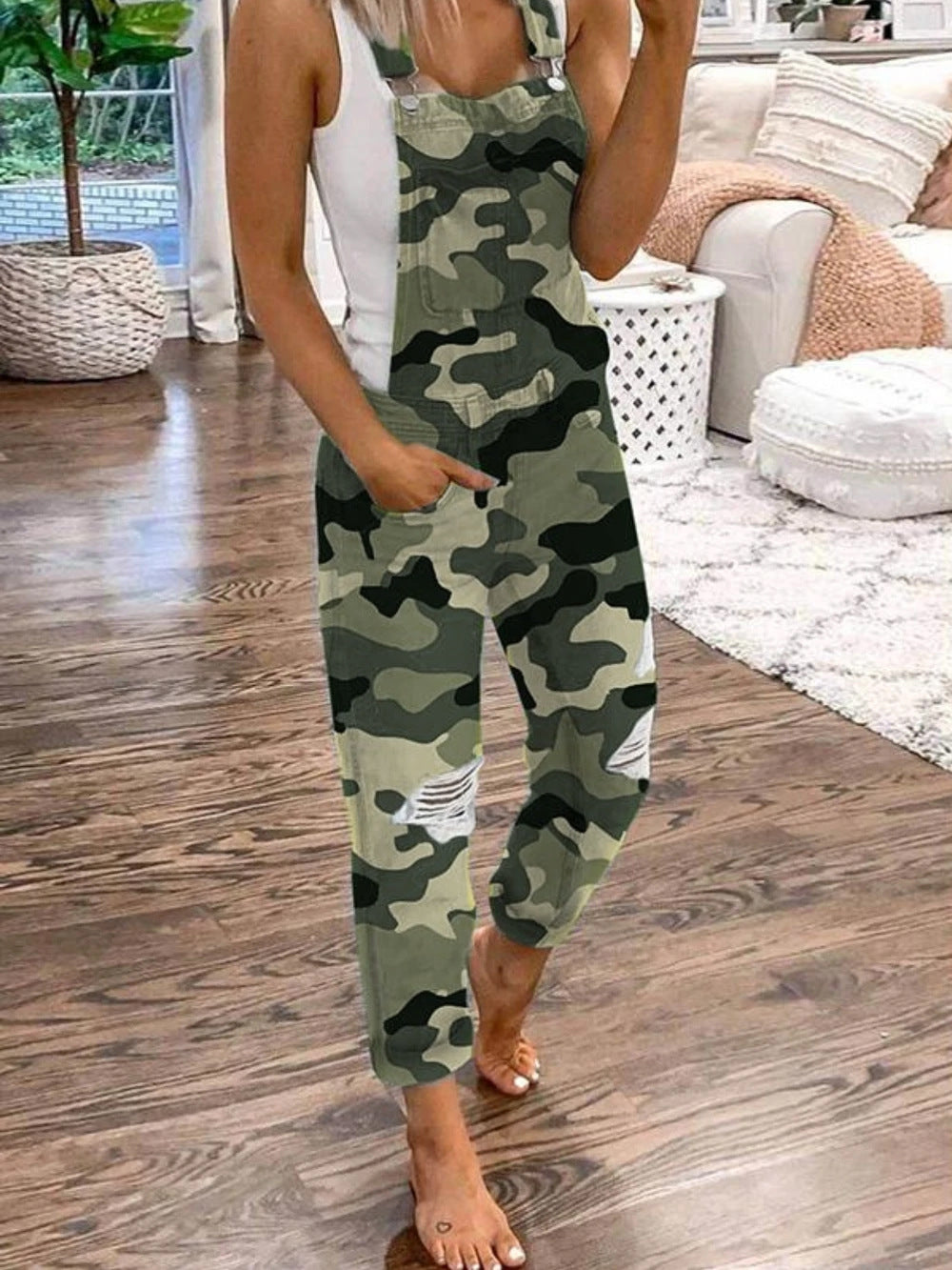 Ripped overalls-D140