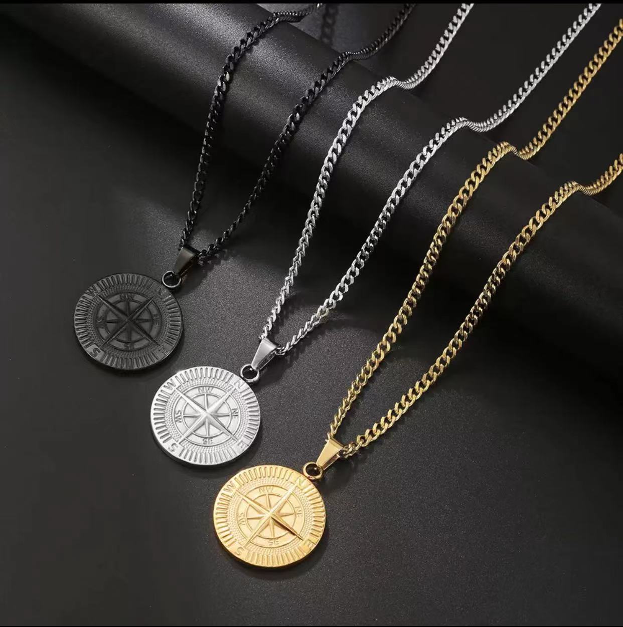 Compass round pendant-D695