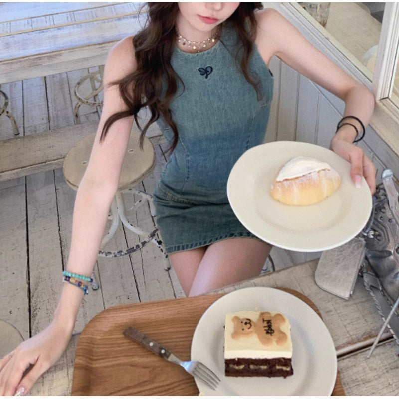 Sleeveless dress-D534