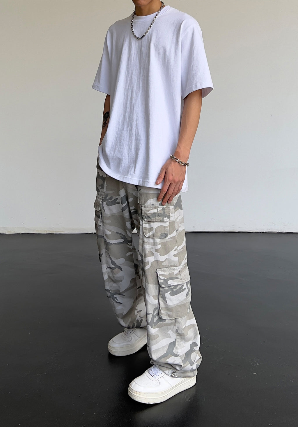 Camouflage cargo pants-D556
