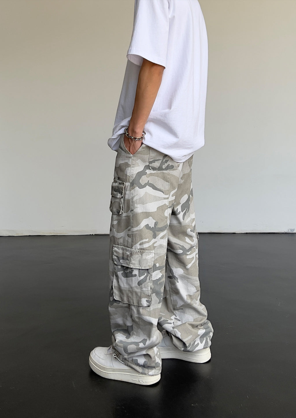 Camouflage cargo pants-D556