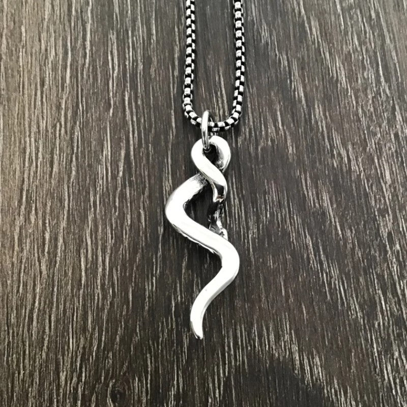 Silver serpentine-D700