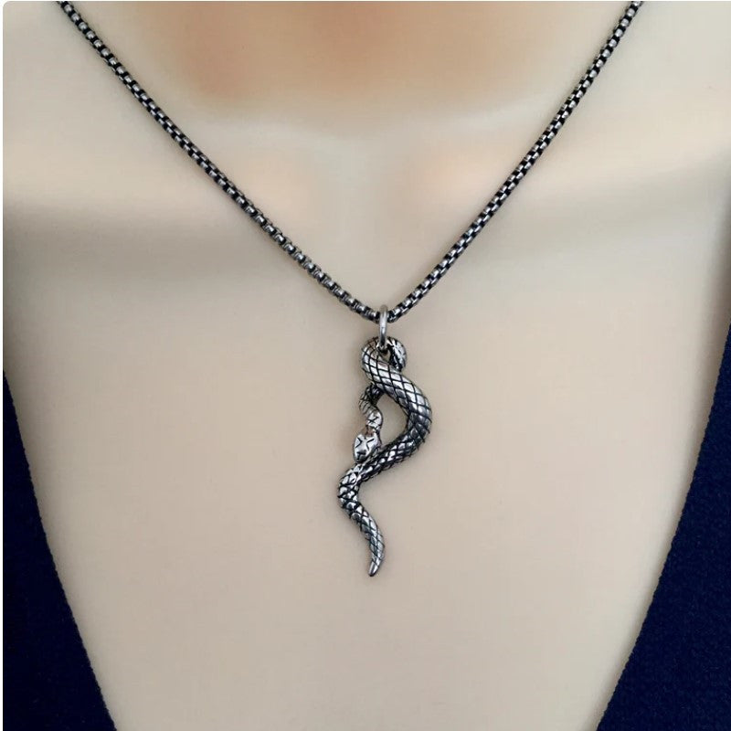 Silver serpentine-D700