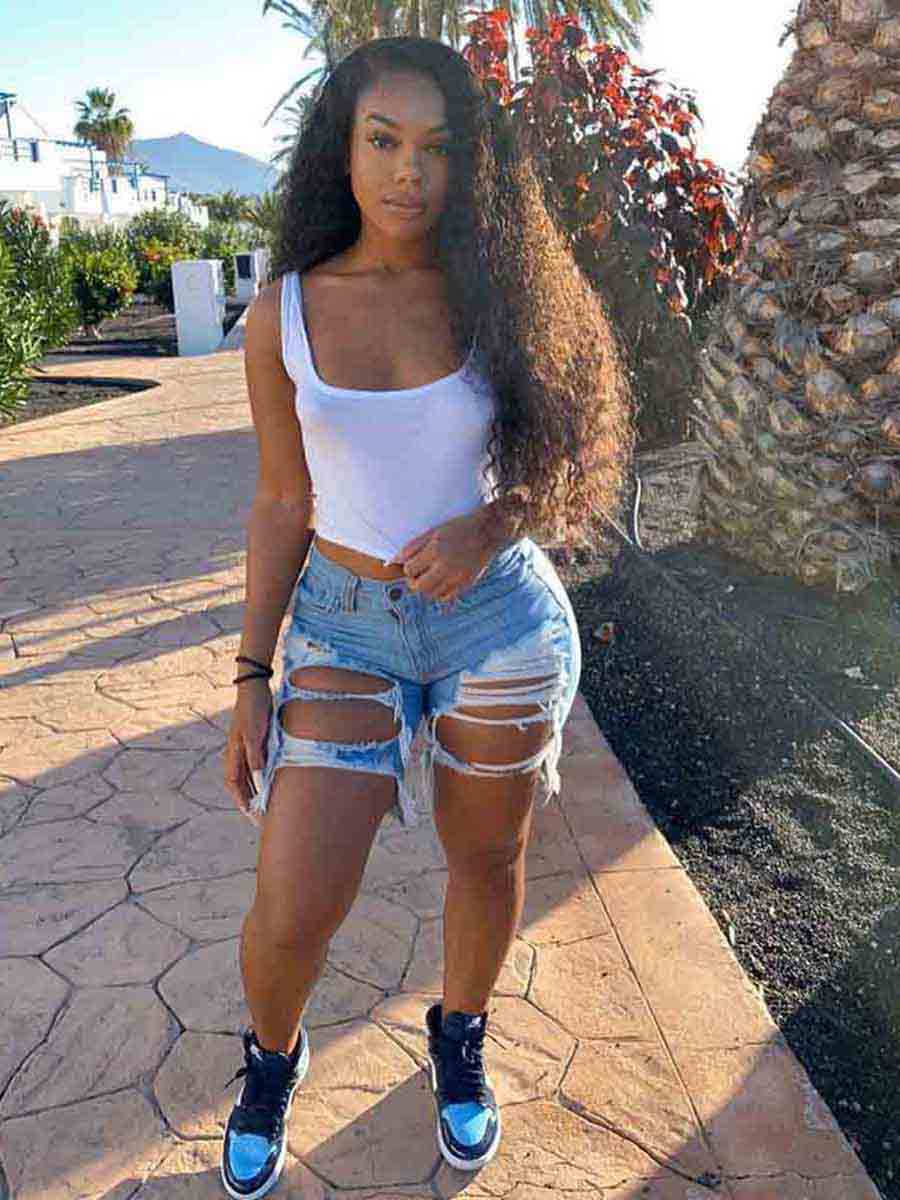 Ripped shorts with design-D435
